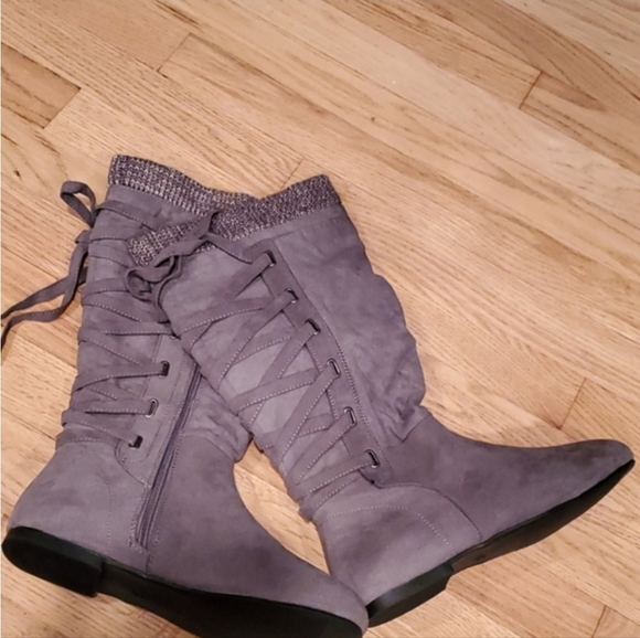 JustFab Gray Gabby Sweater Cuff Lace Up Boots Faux Suede Boots Women's Size 9 - Picture 3 of 7